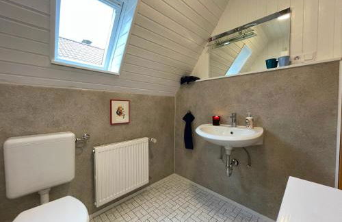 Monteurwohnung Korte, Teams, 4 Einzelzimmer, 2 Doppelzimmer 2024 renoviert, Smart TV, Garten, 3 Bäder - Foto 7