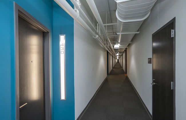 Sleek Furnished Modern Downtown Condo - Foto 38