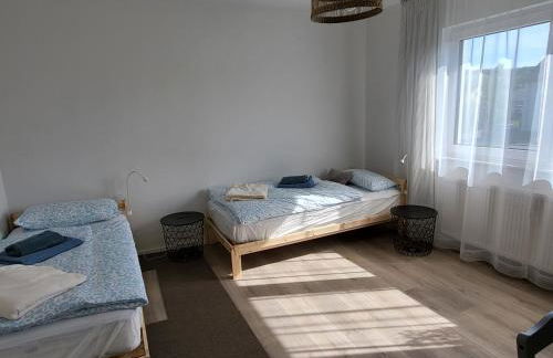 Emily Apartments, moderne ruhige Wohnung, nur 4 km von der A2 - Foto 10