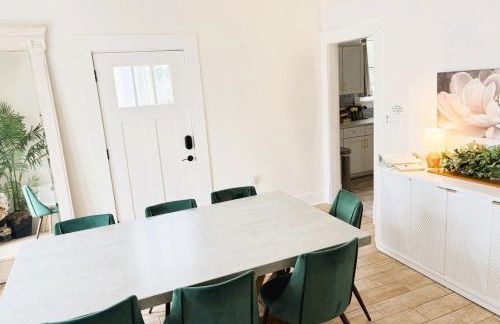 White Magnolia - Bakery Treats, Walk to Beach, Strand, Cruise, Pleasure Pier - Foto 61