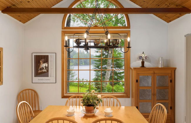 Bear Essentials Lakefront Hideaway - Foto 4