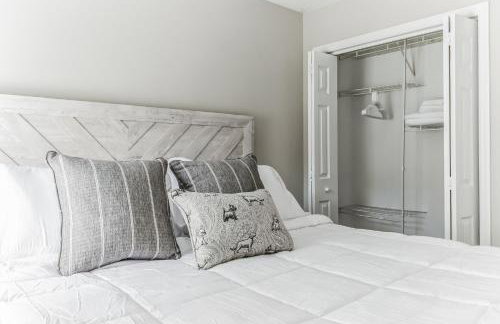 Country Haven - Hot Tub & Pool! Game Room, King Beds, Mins 2 dwtn - Foto 33