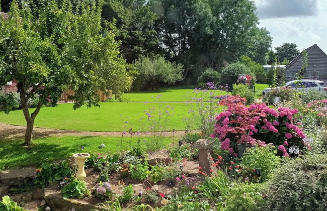 Romantic Chalet- Hot Tub- Games Room-stream-views - Foto 18