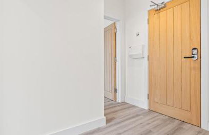 2BR Apartment with Sofa bed I Prime Town Centre Location I Gold St D-Lux, Modern Amenities, Walk to Train, Bus Stations, Shops & Cafés I Leisure and Business Stays Welcome - Foto 11