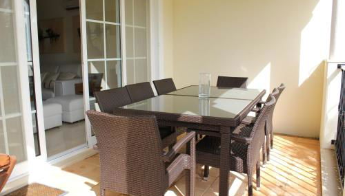 Luxury 3 Bedroom Apartment on Gated Complex - Foto 3