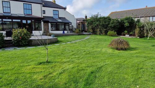 The Cedars - Photo 4, Garden