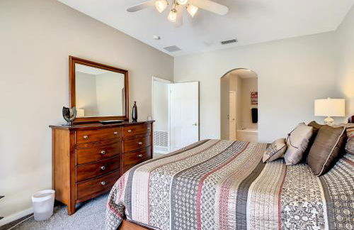 Extended Sun Deck with Private Pool in Gated Quiet Community - Foto 28