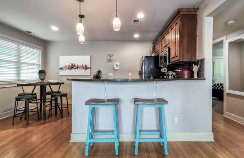 Amazing Locale 2KingBR 1BTH - Photo 13