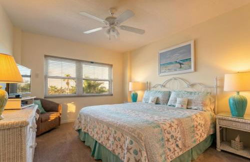 Spacious 3BR Beachfront Condo with Balcony & Parking - Foto 4