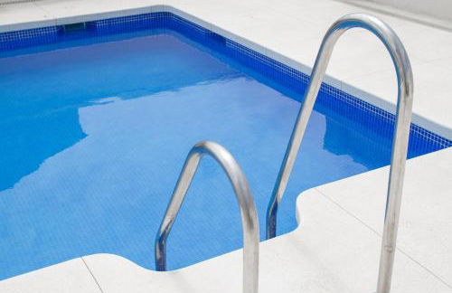 C88 - Deluxe Apartment Downtown with Pool and Parking - Photo 6