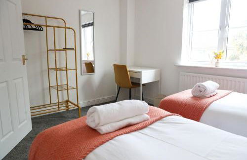 Elegant & Serene 3-BR Retreat Minutes from Heathrow Airport-London- Slough central-Legoland-Ascot-Windsor for Contractors-Families-Relocators-Businesses - Foto 74