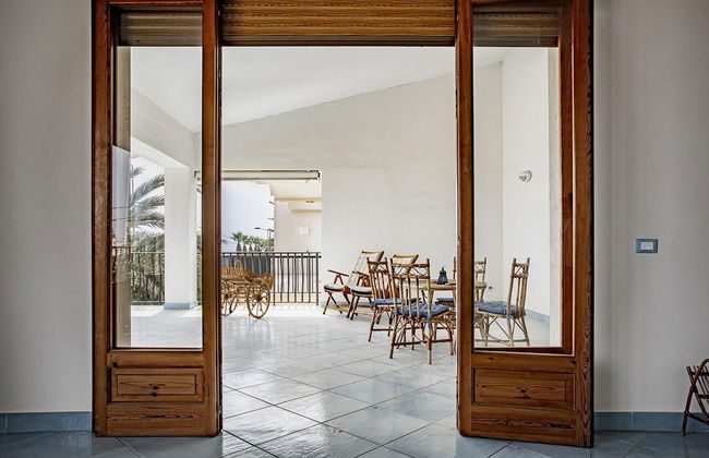 Seafront Terrace in Donnalucata by Wonderful Italy - Photo 5