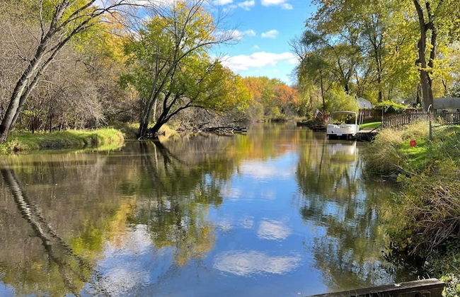 Cozy 3BR Cabin With Hot Tub on Nippersink Creek - Foto 5