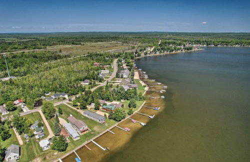 Houghton Lake Family Getaway with Fire Pit! - Foto 37