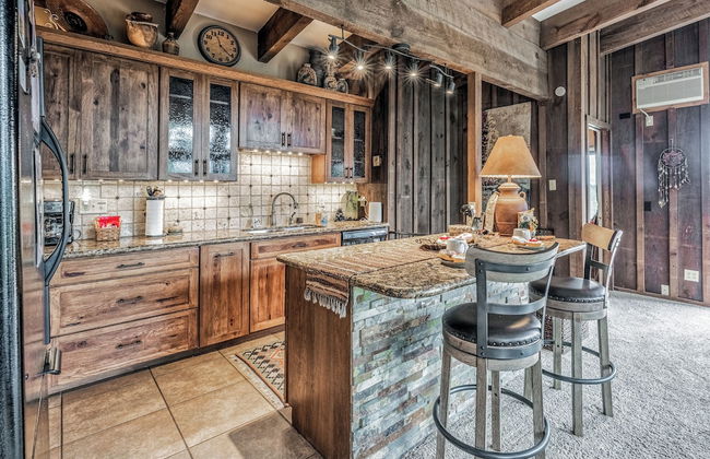 Neeley Mountain House by Ruidoso Vacation Rentals - Photo 9