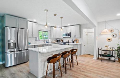 Spacious and Luxury Designed Ranch with Game Room - Foto 12