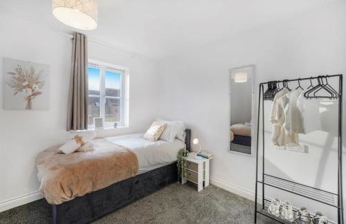 3 BR 6 Beds 3 Bath Garden Parking Heathrow 15 min Windsor & Legoland - Foto 1