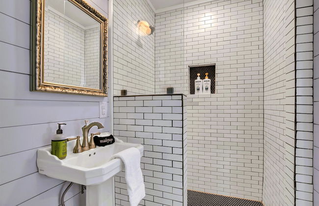 Stunning Home-right Across From Albert Dance Hall! - Foto 20