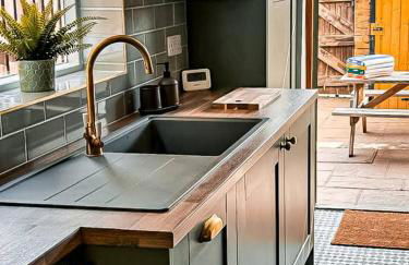 Stunning Cottage in the Heart of Old Leigh - Pass the Keys - Foto 7