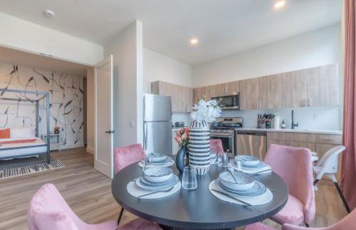 Rosy Retreat with NYC Views by the train, Free Parking, 3 beds, 20 Percent OFF 7 days - Foto 1