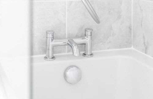 Modern 2 Bed Apartment - Parking - Sleeps 3 - Netflix 27AC - Foto 36