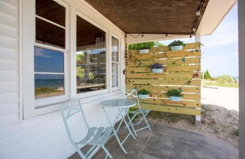 4 Beachfront Cottages - New Bathrooms and Roofs - Foto 26