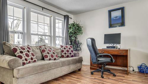 Patio and Yard! Family Home, 6 Mi to Airport - Foto 3