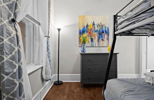 Stylish Home in Historic District Near Riverwalk - Foto 31