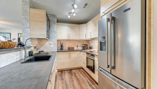 Winston-Salem Condo with Balcony Steps to Golf! - Foto 2