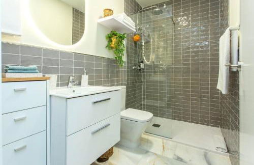 Wehostcostaluz Le Petit Palace Catedral con parking gratuito - Foto 47