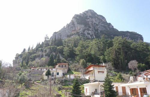 Το ΦΑΡΑΓΓΙ ΤΟΥ ΠΑΡΝΑΣΣΟΥ 4 - Foto 9