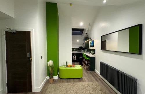 Southgate Luxury Apartments-Jaquzzi Bath-Private Parking- suitable for contractors - Foto 40