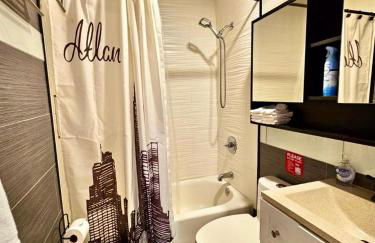 Midtown Gem Walk to Attractions - Foto 14