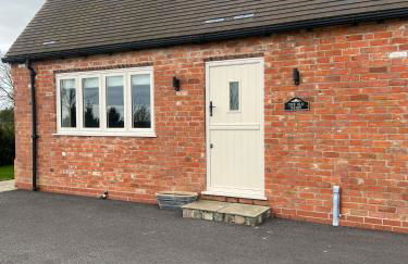 Fallow View - Luxury Countryside Cottage - Photo 18