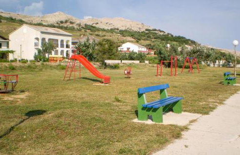 1 Bedroom Awesome Apartment In Dinjiska - Foto 10