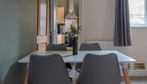 Milton Stays - Cosy 2 Bed House, 2 Floors, 15 min Walk to City Center, for up to 6 - Period Features, Cottage Style, Fireplace, Superfast Wi-Fi, Private Garden, Free On Street Parking - Foto 2