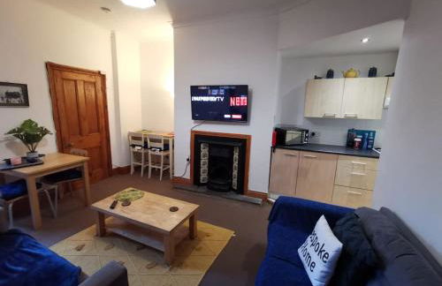 Luke Stays - Grosvenor Road - Photo 2