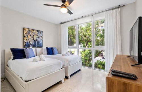 Hemingway 3 Bedroom Condo 2 Blocks from the Beach - Photo 17