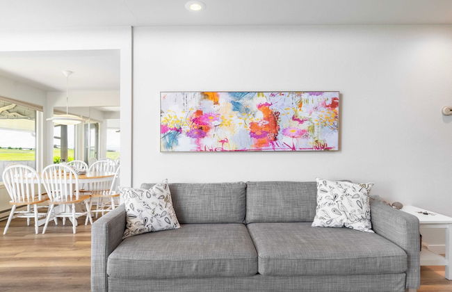 Beachcomber's Bliss by Avantstay Steps to the Beach Ocean Views - Photo 6