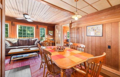 Historic Oceanside Cabin with Peek-a-boo views dog friendly - Foto 22
