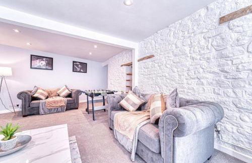 The Stylish Gem of Bath - Sleeps 10 - Photo 1