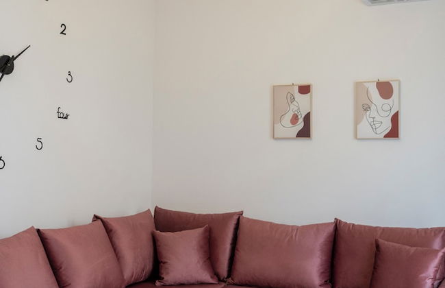 Parikia's Urban Oasis - Photo 18