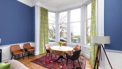 JOIVY Spacious 2-Bedroom Ground Floor Flat - Foto 2