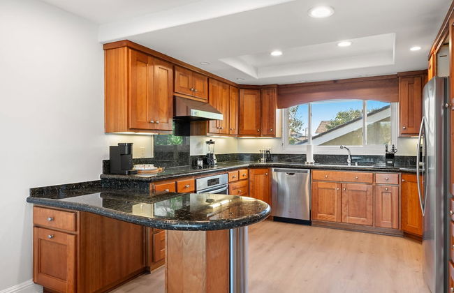 Waterfront Retreat With Stunning Views Modern Co - Foto 25