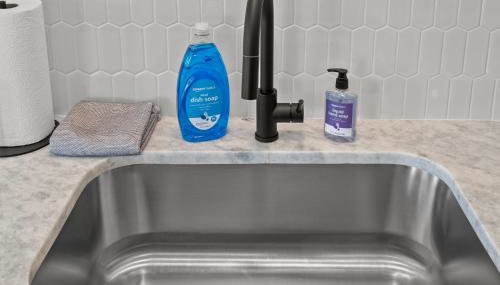 Creekside Stay | Peaceful Cottage | Elkhorn - Foto 3