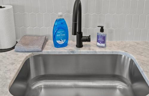 Creekside Stay | Peaceful Cottage | Elkhorn - Foto 3