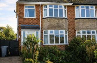 Grantham 3BR Retreat, Contractor Friendly & Parking - Foto 24