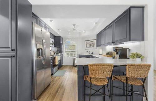 Blue Heron fish, boat, wine, dine, relax, repeat - Foto 26