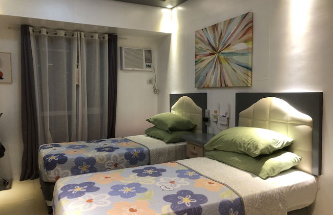 I.T PARK CEBU TWIN BED DELUXE FREE FAST WIFI & POOL - Foto 1