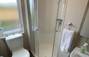 Elegant Lodge in Peaceful Holiday Resort - Photo 17